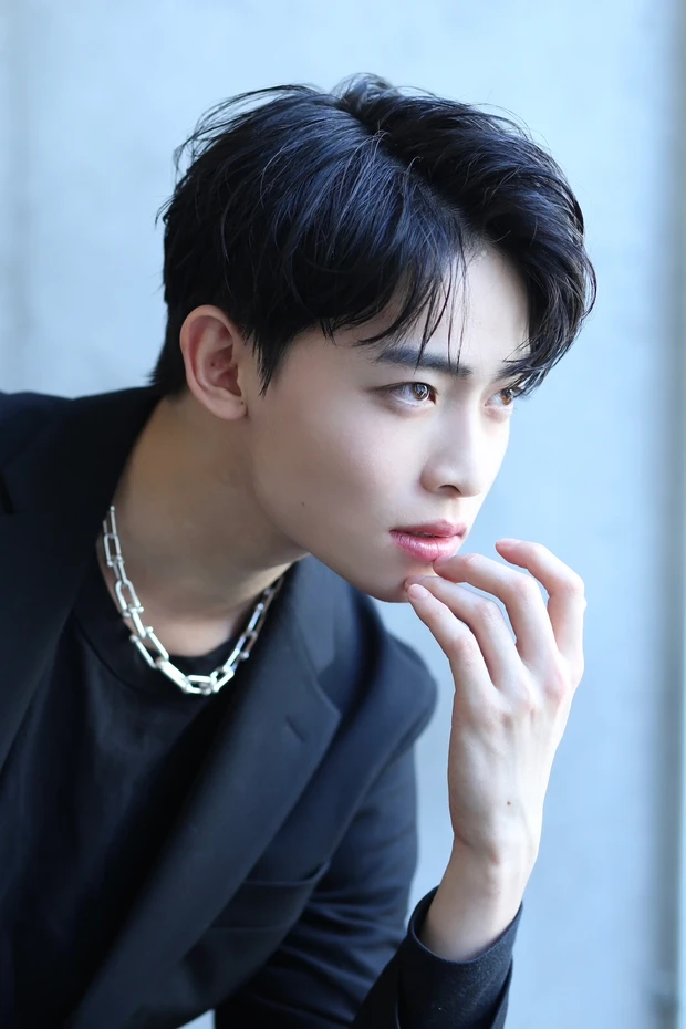 チャ・ウヌ(ASTRO)風 髪型 ヘアスタイル コンマヘア サイド