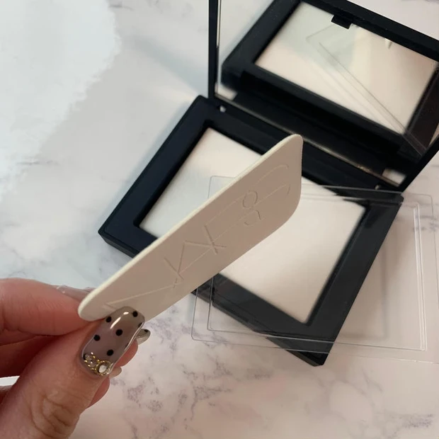 NARS（ナーズ）リフ粉 付属パフ 薄い