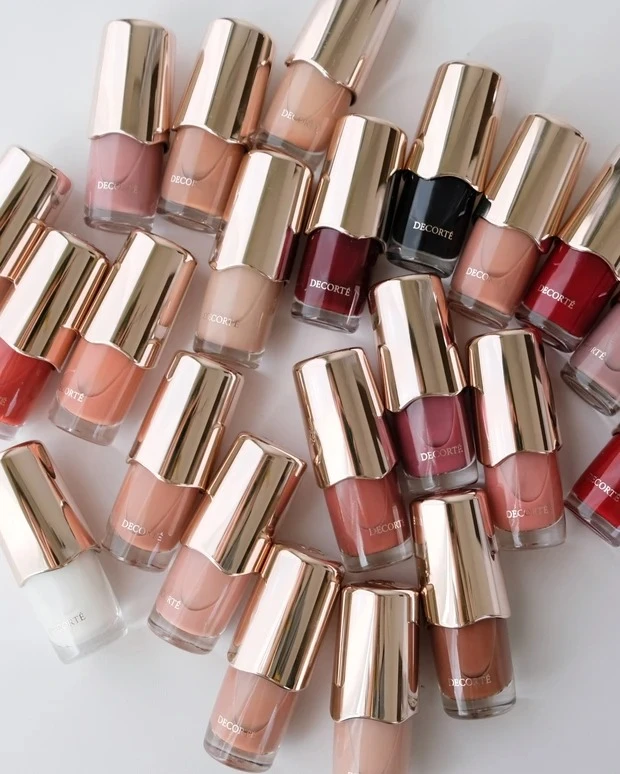 コスメデコルテ スキニフィック ネイルラッカー 全22色