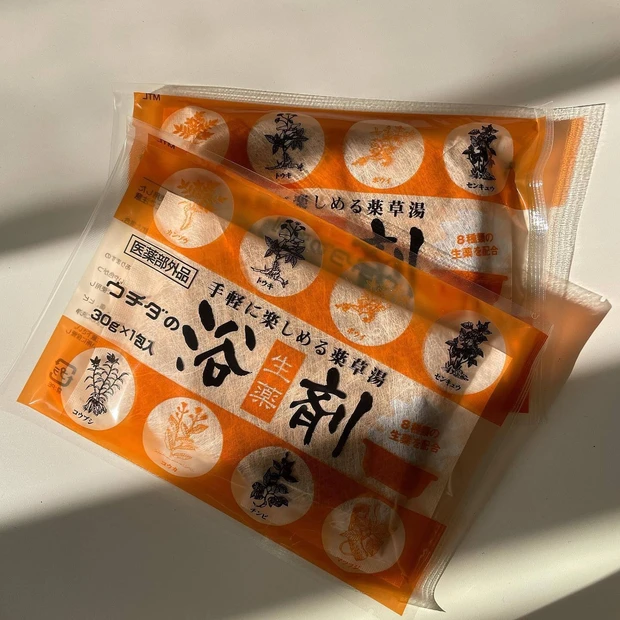 一度試すと虜になる⁈ クセ強めな薬草湯でお風呂デトックス【マキアエディターズの「オッス!推しコス」】_2