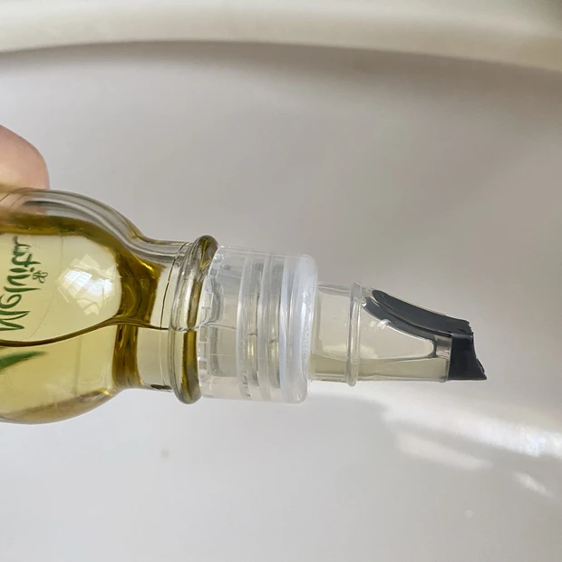 スキンケア段階でツヤが仕込まれるからメイク前ブースターに特にお勧め。_1_3