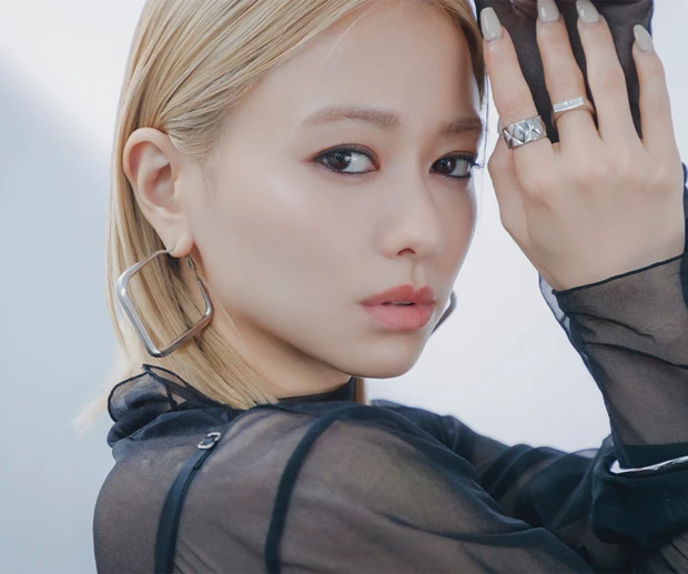 マキア　秋メイク　アイライン　2025　山本舞香