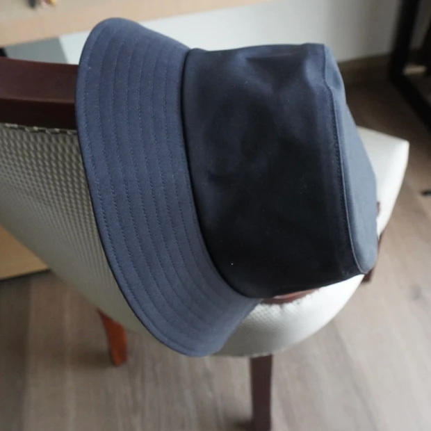 2025年に買い足した紫外線対策グッズ4選のうちのひとつ、無印良品｜ＵＶカット 透湿撥水 防水テープ使い バケットハット【2,990円】