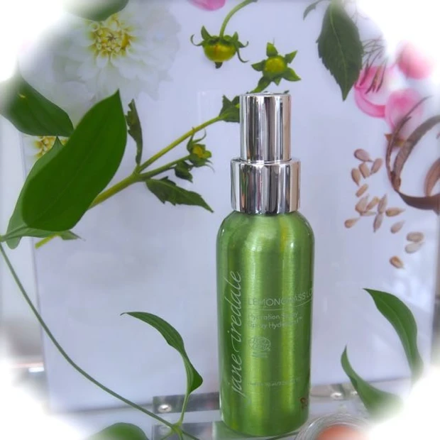 オーガニックのレモングラスをたっぷり使ったミスト化粧水はエコサート認証を取得の限定品。ジェーン・アイルデール「レモングラス　ラブ　ハイドレーションミスト」