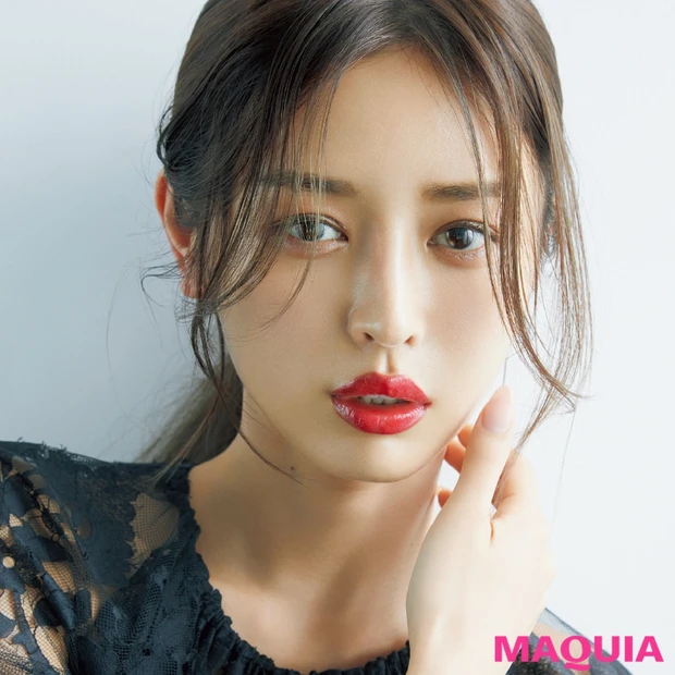 夜に映えるウェット なまとめ髪&メイク