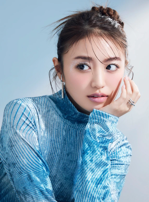 2025年山羊座の開運メイク　　