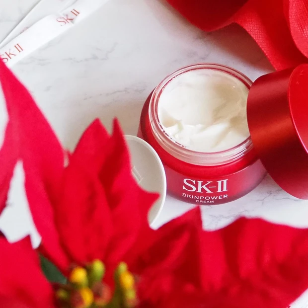 1年頑張った肌にご褒美コスメ！「SK-Ⅱスキンパワークリーム」で肌にパワーを【MAQUIAインフルエンサーのオッス！推しコス