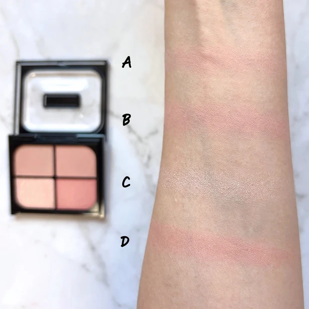 ケイト バウンシーチークシャドウ PK-1 ウォームピーチのスウォッチ