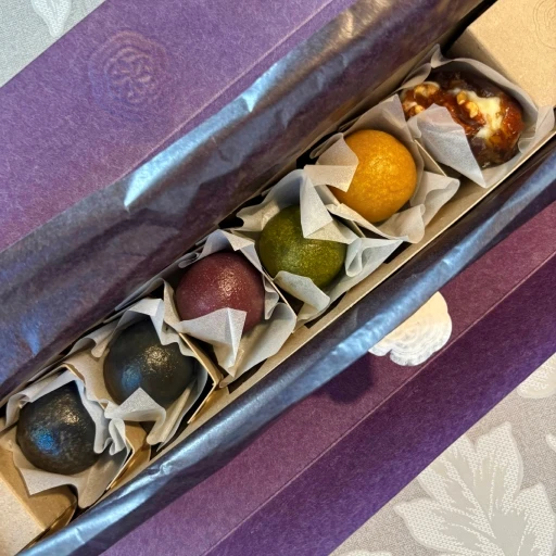 HIGASHIYA ひと口果子