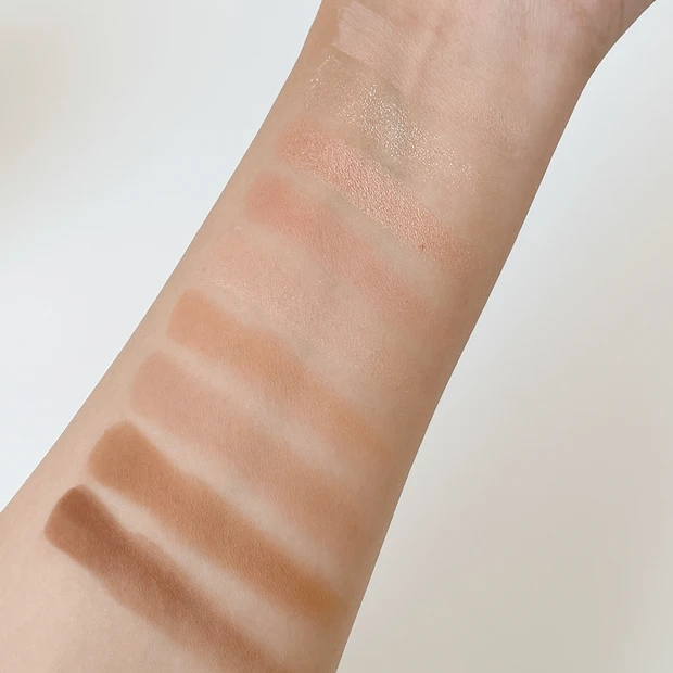 デイジーク アイシャドウパレット 24 ミューテッドナッツ スウォッチ