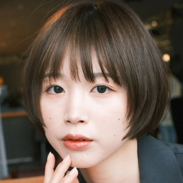 【40代に似合うショート】丸みフォルム×グレージュカラーが今っぽい！ 大…