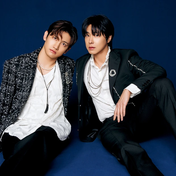 20周年を迎えた東方神起が登場。「これから踏み出す一歩一歩が新たな挑戦に…