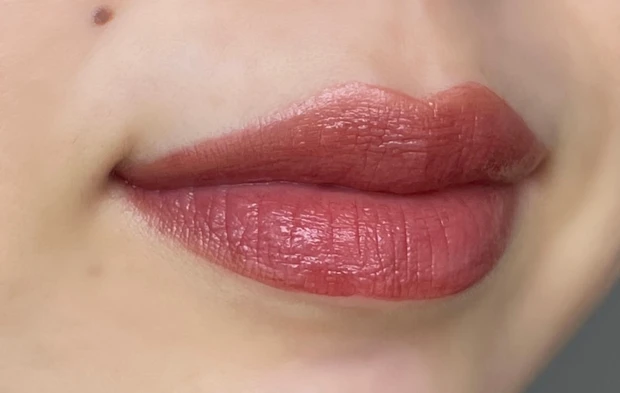 ルージュアリュールラック 75 フィデリテ 着画