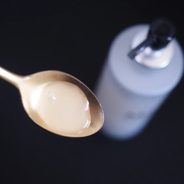 モイスチュアライジング ジェル　みずみずしいテクスチャー