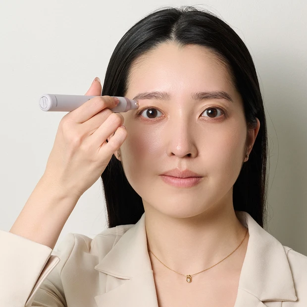 眉毛ケアのお悩みを解決！なぞるだけの電動眉毛抜き【アイブロウ スムースピ…