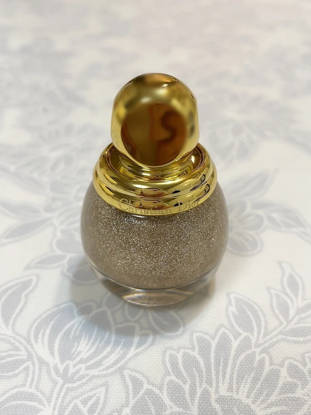 Diorのディオリフィック グリッタートップコート