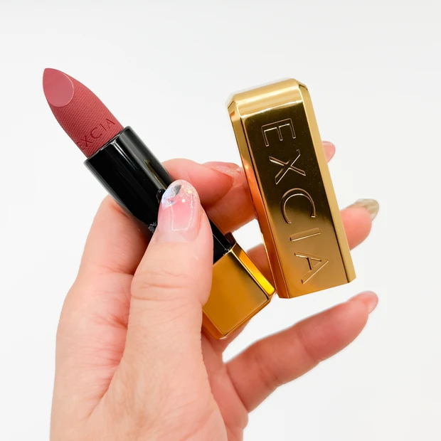 塗った瞬間、品格。「アルビオン エクシア ルージュ レヴェランス 01」が大人に刺さる理由_2