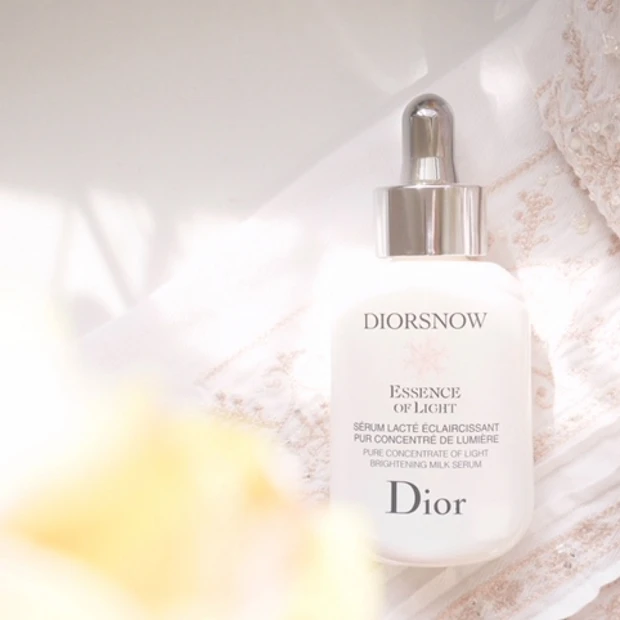 【要チェック新製品】リピ買い決定の新薬用美容液 Dior スノーエッセンスオブライト