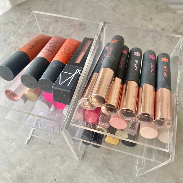 大公開！美容インフルエンサーのリアルな【コスメ収納】。無印良品・100均・IKEAのグッズを駆使して、化粧品をまとめるコツ。_9_2