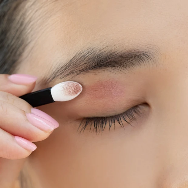 レ キャトル オンブル 354 アイメイク やり方1