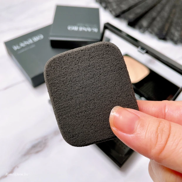 KANEBO メルティフィール ウェア スポンジ