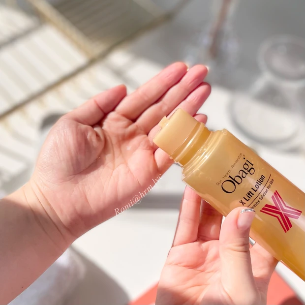 オバジX リフトローション テクスチャー