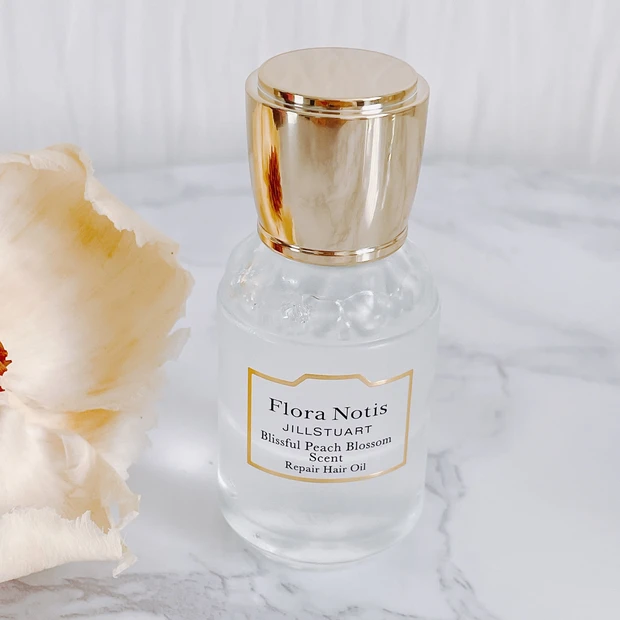 12月1日発売【クリスマスコフレ】「フローラノーティスジルスチュアート ウィンターセレブレーション リペアヘアオイルセレクション」レビュー_3_1