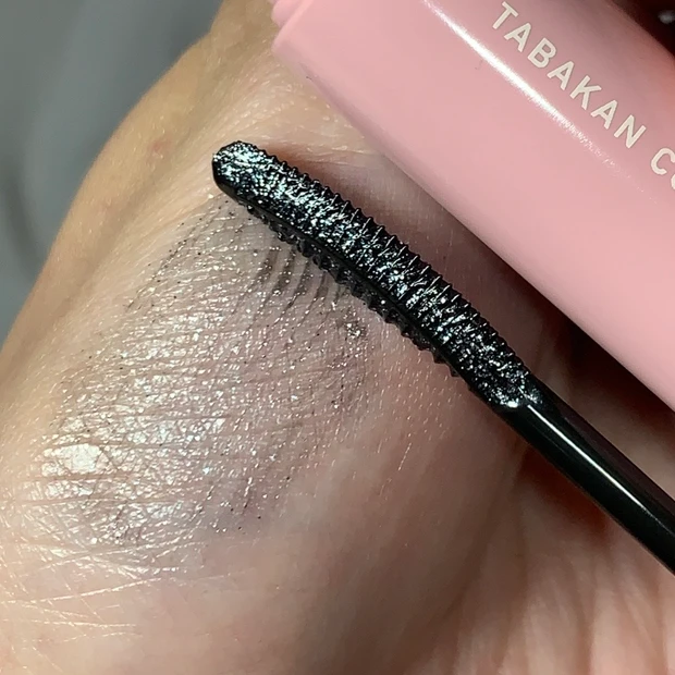 キングダム 束感カールマスカラ トゥインクルブラック スウォッチ