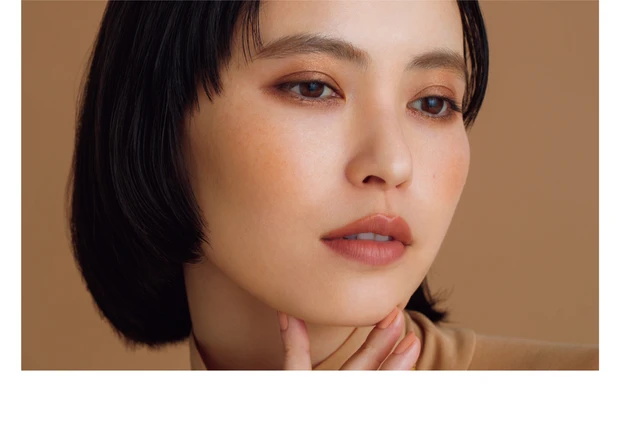 【POINT 1】質感で魅せるワントーンメイク