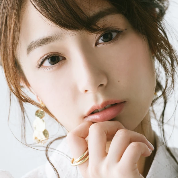 「メイクが好きすぎて困る」。初エッセイ発売中の宇垣美里さんが語る“美容”…