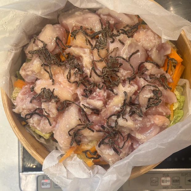 せいろ蒸し簡単レシピ・鶏むね肉と白菜の塩麴春雨