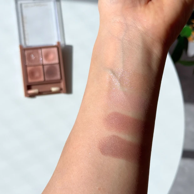 セザンヌ アイシャドウ　ビタートーンアイシャドウ 02ドライローズ スウォッチ　KAORUKO　ブルベ