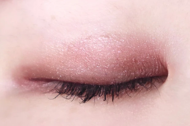 ブルームクチュール アイズ 05 dahlia blush（ダリアブラッシュ）　メイク写真