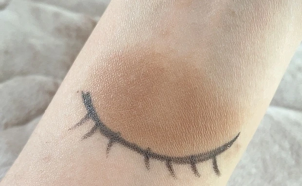 Qoo10メガ割sale中!!買うなら今!!大人気hinceコスメ『アイシャドウ&リップ♡』_3_2