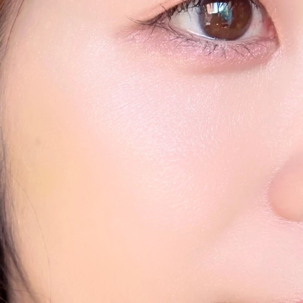 SUQQU ブラーリングカラーハイライター 101 夢見艶のメイク例