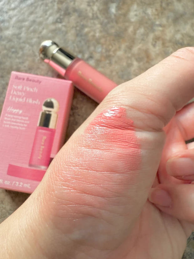 【ハワイ購入品】SEPHORA［セフォラ］で買うべきおすすめコスメ2選huda Beauty◆Rare Beauty の大人気リキッドチーク【トラベルサイズ・ミニサイズコーナー】_6