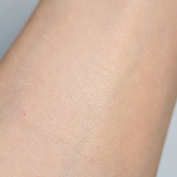 「キャンメイク フィットグロウクッション＜[02]ナチュラル＞」のスウォッチ