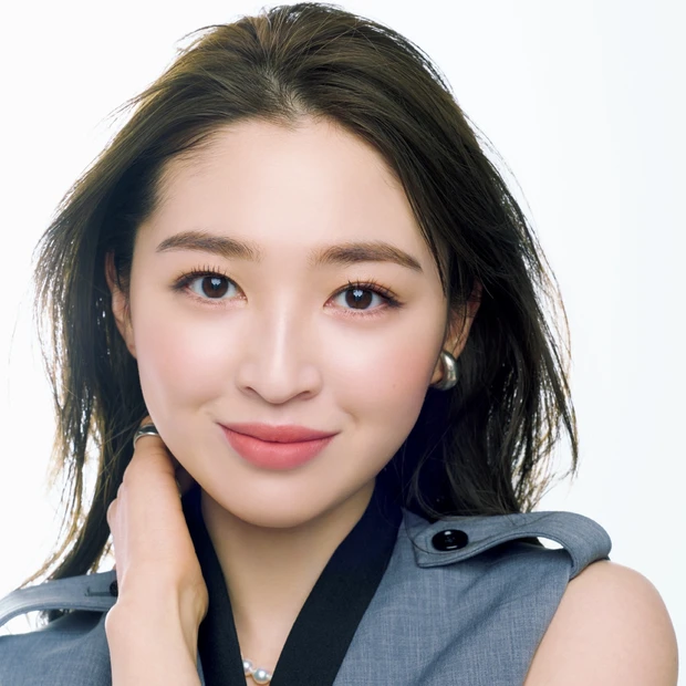 「幼い丸み頬」タイプのチークの入れ方HOW TO！ おすすめコスメ＆ブラシも紹介