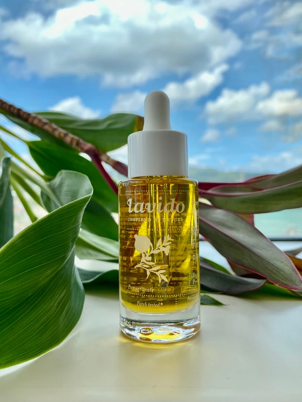 マスク荒れ対策でコールドプレス製法のオイル美容液に効果を感じた。オイルの質感はマッサージもしやすくてマスク生活には効果的。_4_1