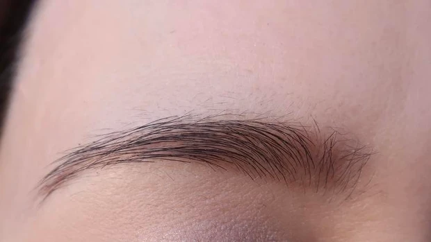 ピンク系〜赤み系の明るめブラウンヘアの方に