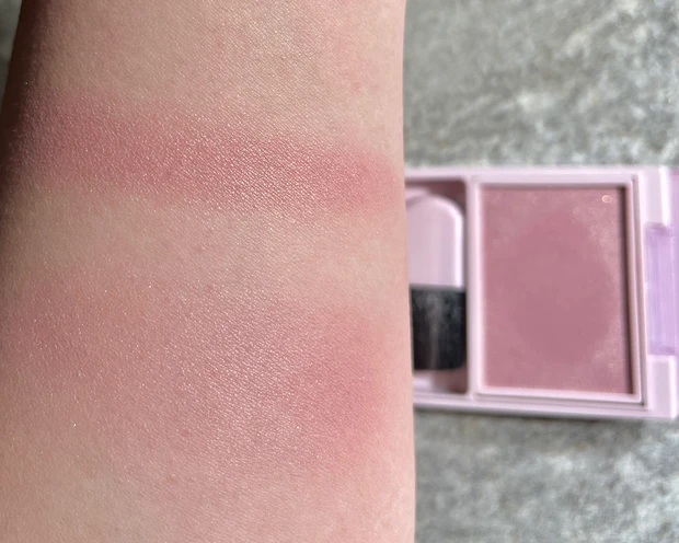 DAISYDOLL　デイジードール　新作コスメ　チーク　リップ　パウダーブラッシュ　 R01アップルキャンディ　マットリップスティック　アップル　PK02  PK01ローズタルト　R01クランキーアップル　スウォッチ　小田切ヒロ