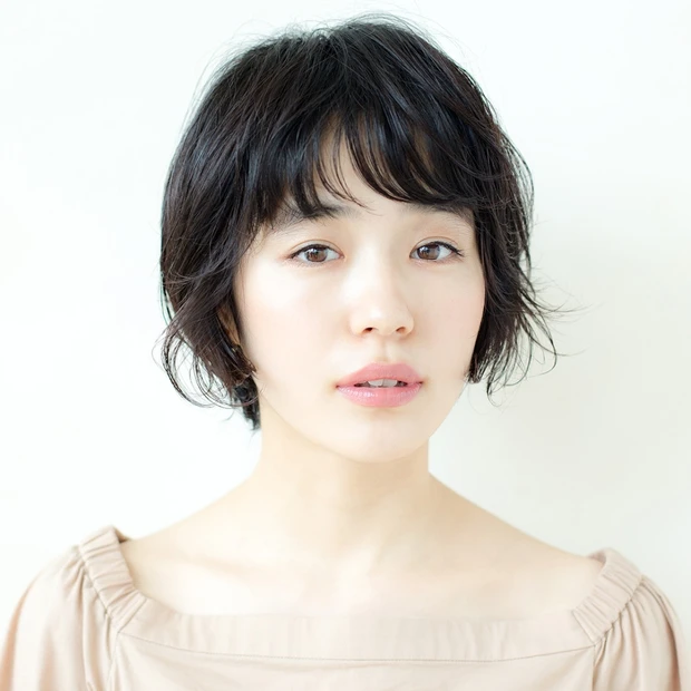 好感度バツグンの暗髪ショートをピンパーマでおしゃれに格上げ！