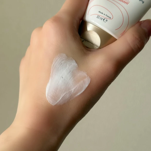 スマホがすぐ触れる！アベンヌ薬用ハンドクリーム エンリッチ_2_2