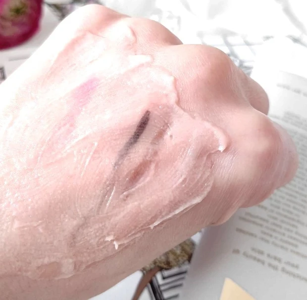 【クレンジング】１本で８役！新感覚のジェルバームでクレンジングを！_3