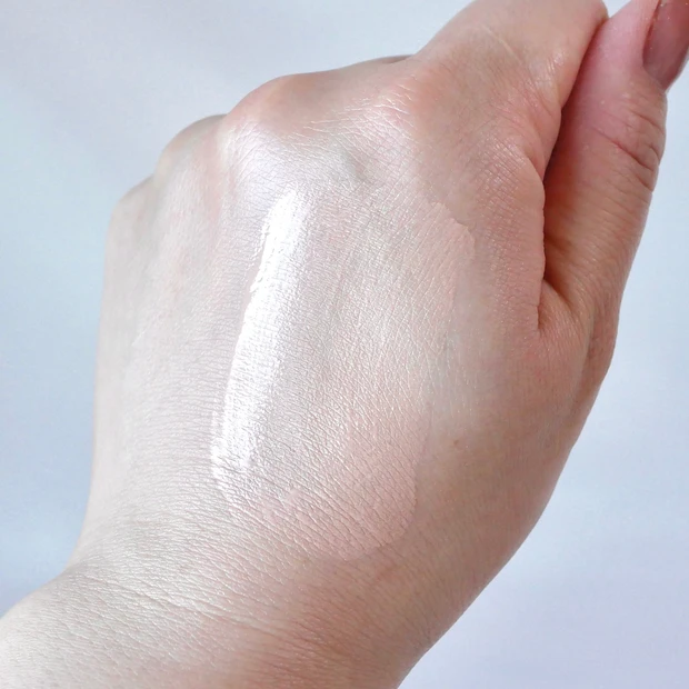 白湯メイク　おすすめファンデーション　MAQuillAGE(マキアージュ)ドラマティックエッセンスリキッド　スウォッチ