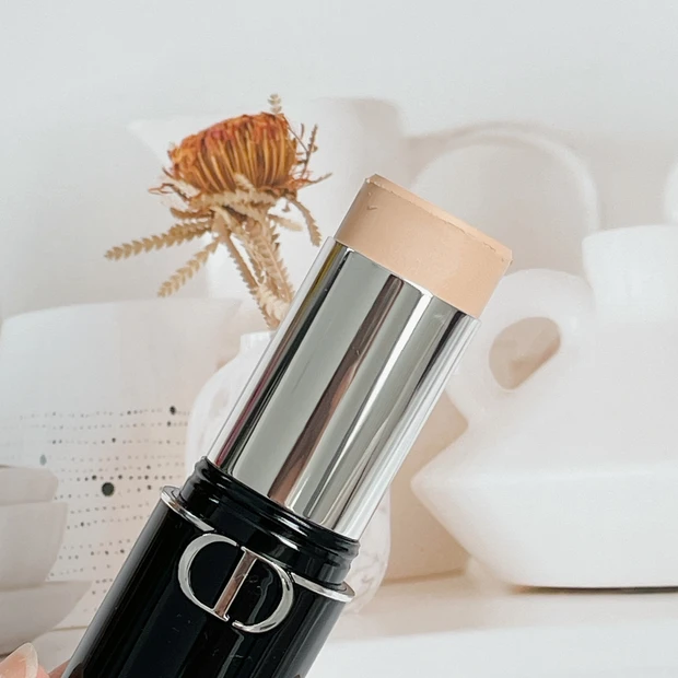 神崎恵さんおすすめ ディオール スティックファンデーション