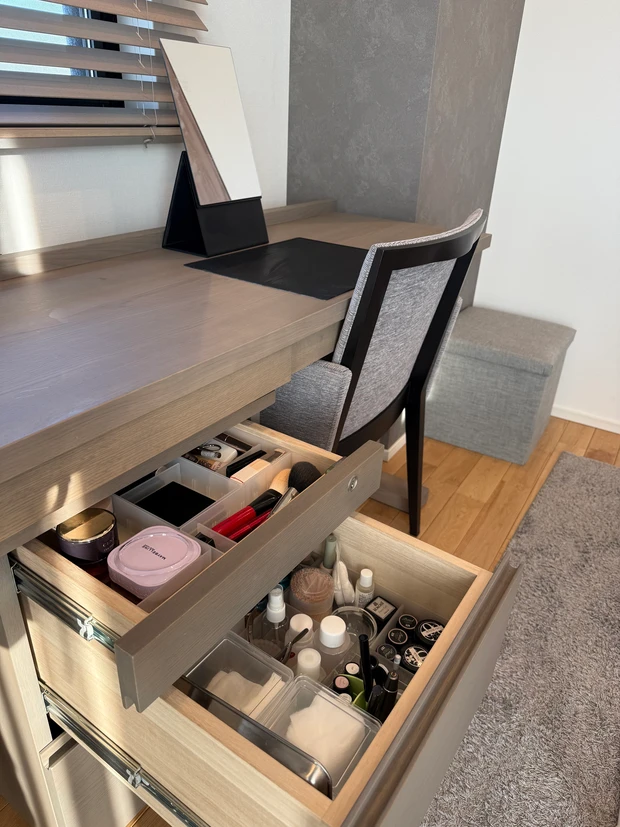 メイク＆ネイル用品がシンデレラフィット！動線を意識した収納アイデア_1