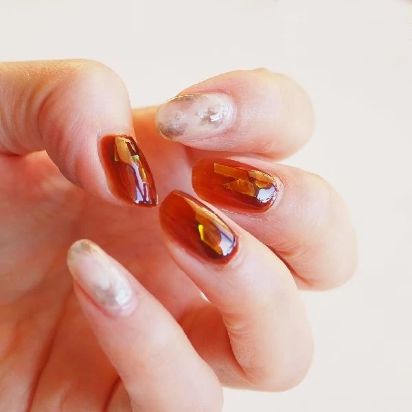 うるツヤブラウンが大人可愛い！秋冬におすすめクリアネイル_6_1