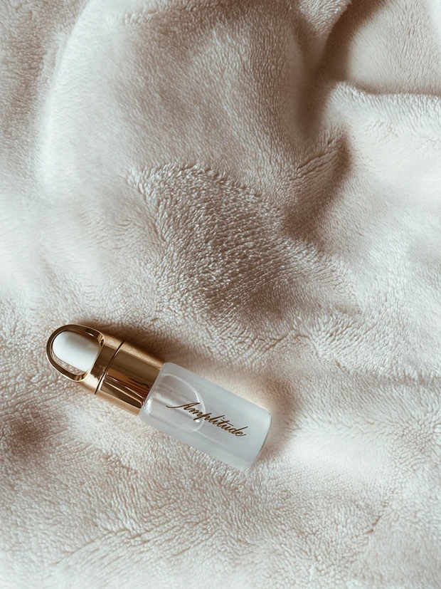 【検証】メイクが落ちない⁉︎話題のマスク対策コスメを試してみた。《アンプリチュード　リップコート/KOSE メイクキープミスト》_2