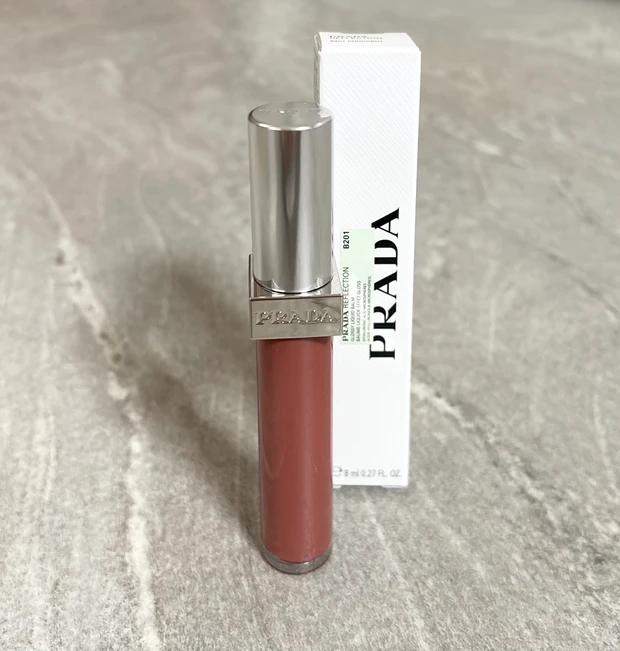 【プラダ】初のリップグロス！リフレクション リキッド バーム グロスからB201チョコボットをご紹介♪_6